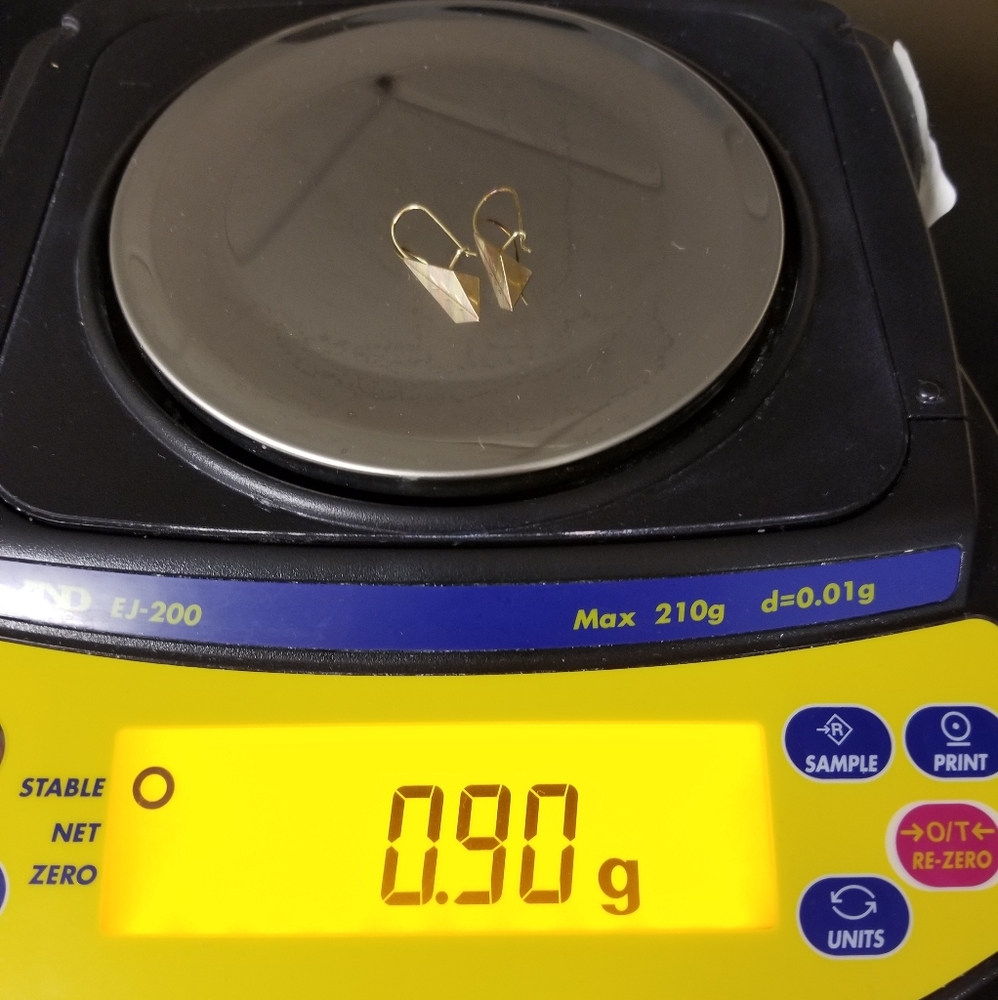 Tri-gold geometric earrings - Picture 6 of 6